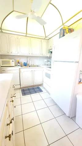 147 Bedford F West Palm Beach FL 33417