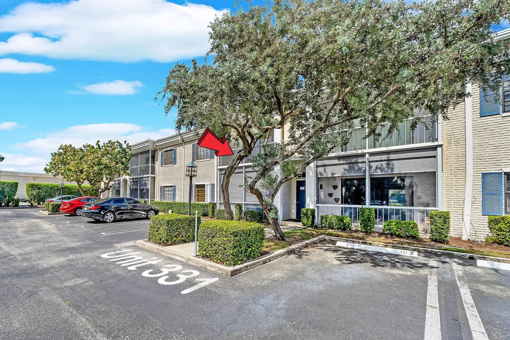 130 Cypress Club Drive Pompano Beach FL 33060