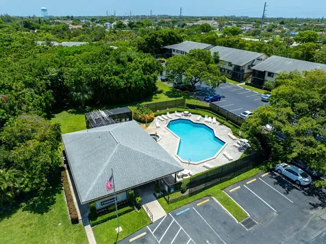 610 Trace Circle Deerfield Beach FL 33441