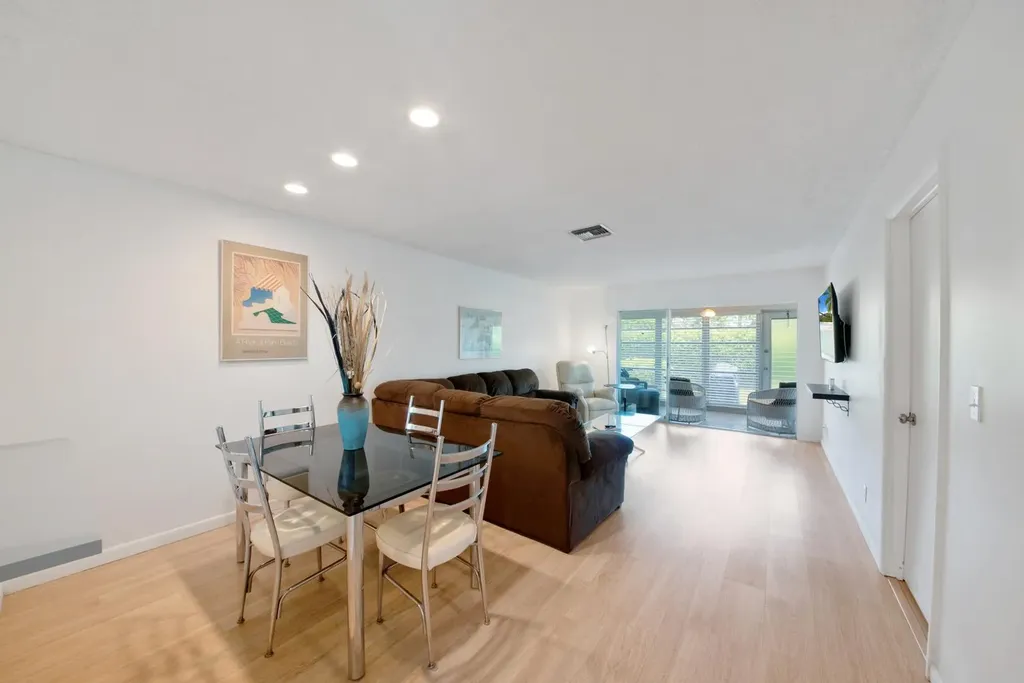13670 Via Flora Delray Beach FL 33484