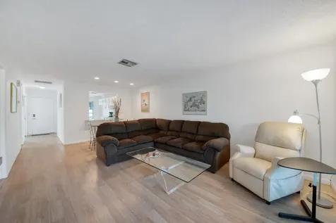 13670 Via Flora Delray Beach FL 33484