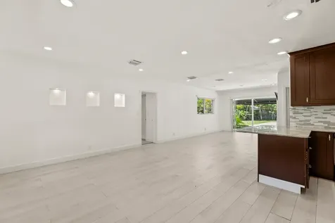 1637 N Victoria Park Road Fort Lauderdale FL 33305