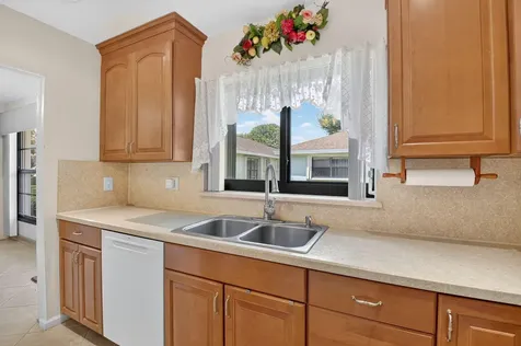 9855 Loquat Tree Run A Run Boynton Beach FL 33436