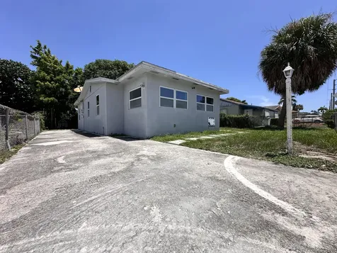 840 W 1st Street Riviera Beach FL 33404
