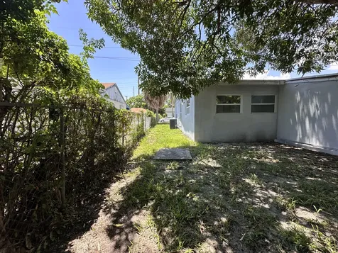 840 W 1st Street Riviera Beach FL 33404