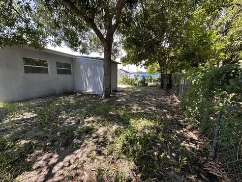 840 W 1st Street Riviera Beach FL 33404