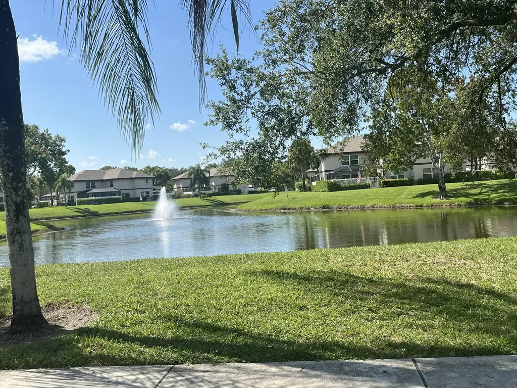 7 Amherst Court Royal Palm Beach FL 33411