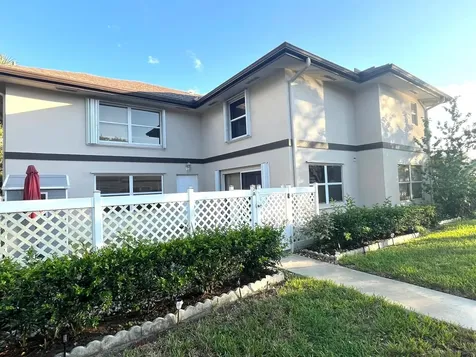 7 Amherst Court Royal Palm Beach FL 33411