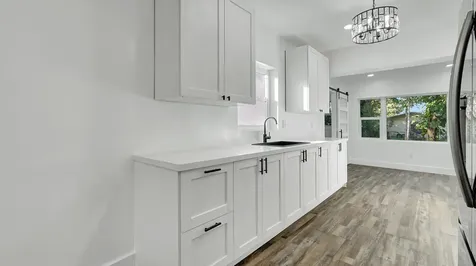 11 Nw 117th Street Miami FL 33168