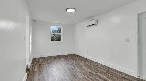 11 Nw 117th Street Miami FL 33168