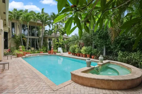 1018 Grand Court Highland Beach FL 33487