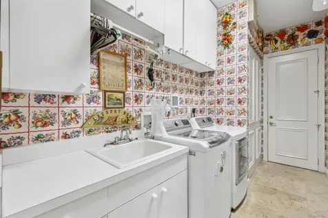 1018 Grand Court Highland Beach FL 33487