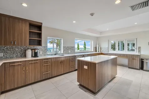 1018 Grand Court Highland Beach FL 33487