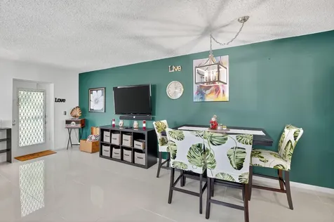 425 Durham Deerfield Beach FL 33442