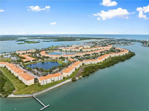 29 Harbour Isle Drive Fort Pierce FL 34949