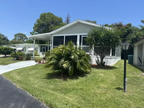 8886 Princess Donna Court, E-31 Boynton Beach FL 33436