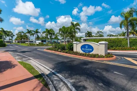 8886 Princess Donna Court, E-31 Boynton Beach FL 33436