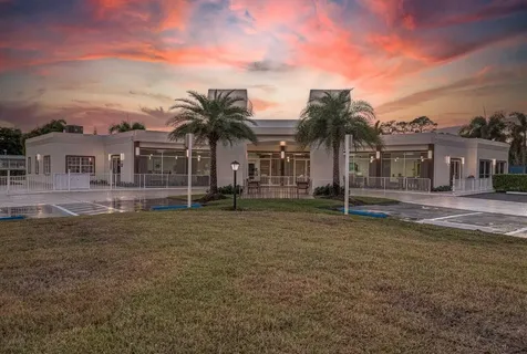 8886 Princess Donna Court, E-31 Boynton Beach FL 33436