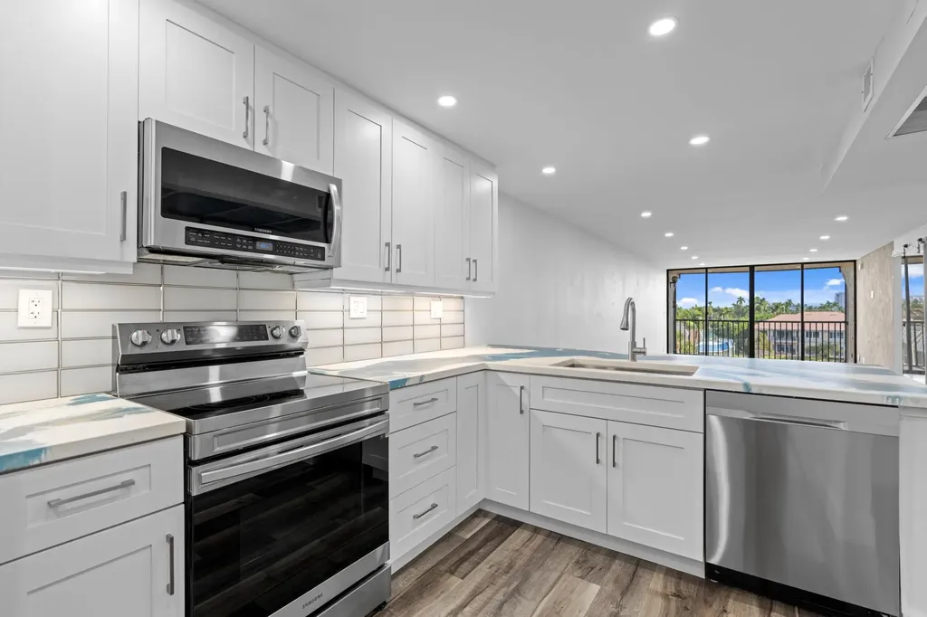 6 Royal Palm Way Boca Raton FL 33432