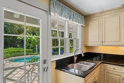 6 Via Vizcaya Palm Beach FL 33480