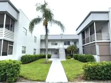946 Flanders T Delray Beach FL 33484