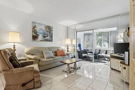 5111 W Oakland Park Boulevard Lauderdale Lakes FL 33313