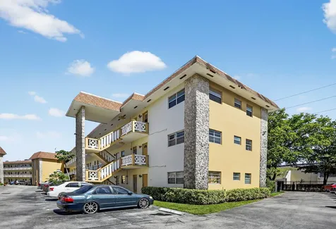 5111 W Oakland Park Boulevard Lauderdale Lakes FL 33313