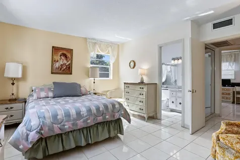 5111 W Oakland Park Boulevard Lauderdale Lakes FL 33313