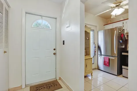 5111 W Oakland Park Boulevard Lauderdale Lakes FL 33313