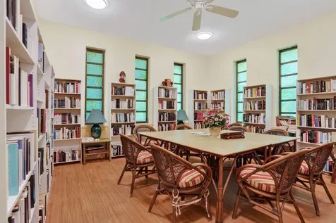 5111 W Oakland Park Boulevard Lauderdale Lakes FL 33313