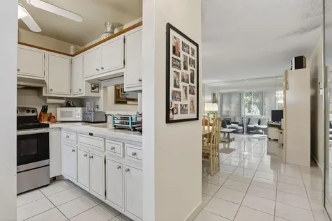 5111 W Oakland Park Boulevard Lauderdale Lakes FL 33313