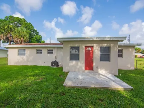 4606 30th Avenue Vero Beach FL 32967