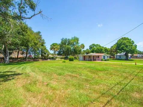 4606 30th Avenue Vero Beach FL 32967