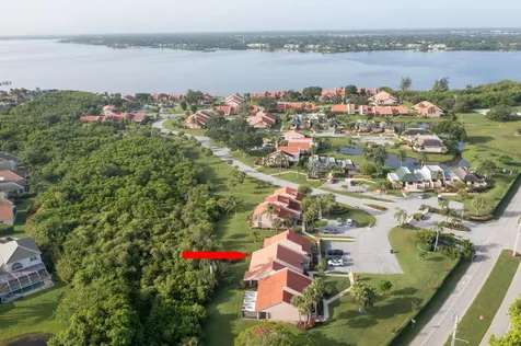 3303 Se Sandpiper Circle Port Saint Lucie FL 34952
