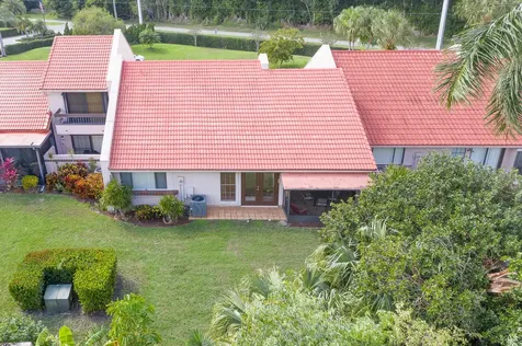 3303 Se Sandpiper Circle Port Saint Lucie FL 34952