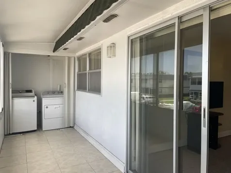 564 Brittany L Delray Beach FL 33446