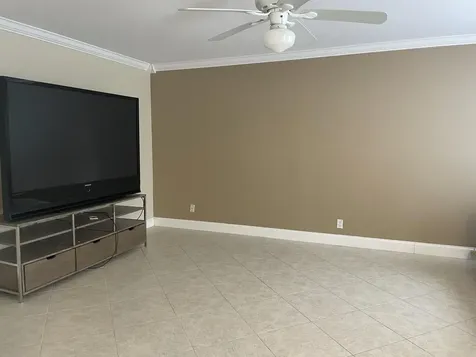 564 Brittany L Delray Beach FL 33446