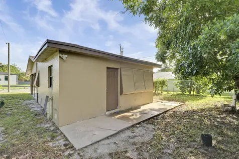 110 Nw 5th Court Boynton Beach FL 33435