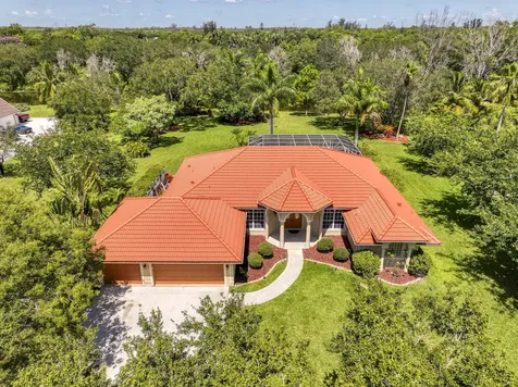 5681 Lago Del Sol Drive Lake Worth FL 33449