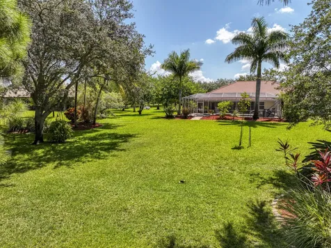 5681 Lago Del Sol Drive Lake Worth FL 33449