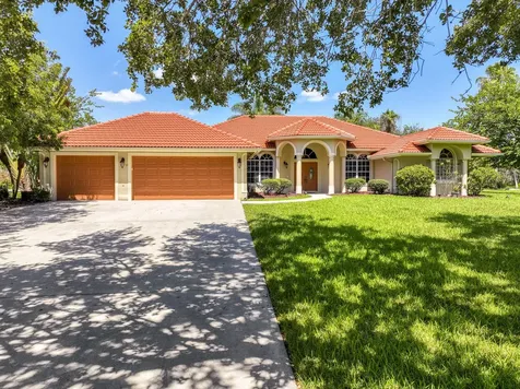 5681 Lago Del Sol Drive Lake Worth FL 33449