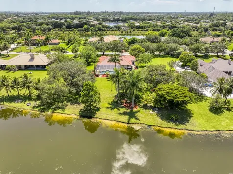 5681 Lago Del Sol Drive Lake Worth FL 33449