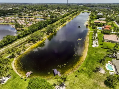 5681 Lago Del Sol Drive Lake Worth FL 33449