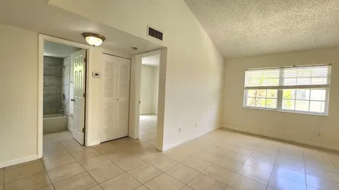 1610 Se Green Acres Circle Port Saint Lucie FL 34952