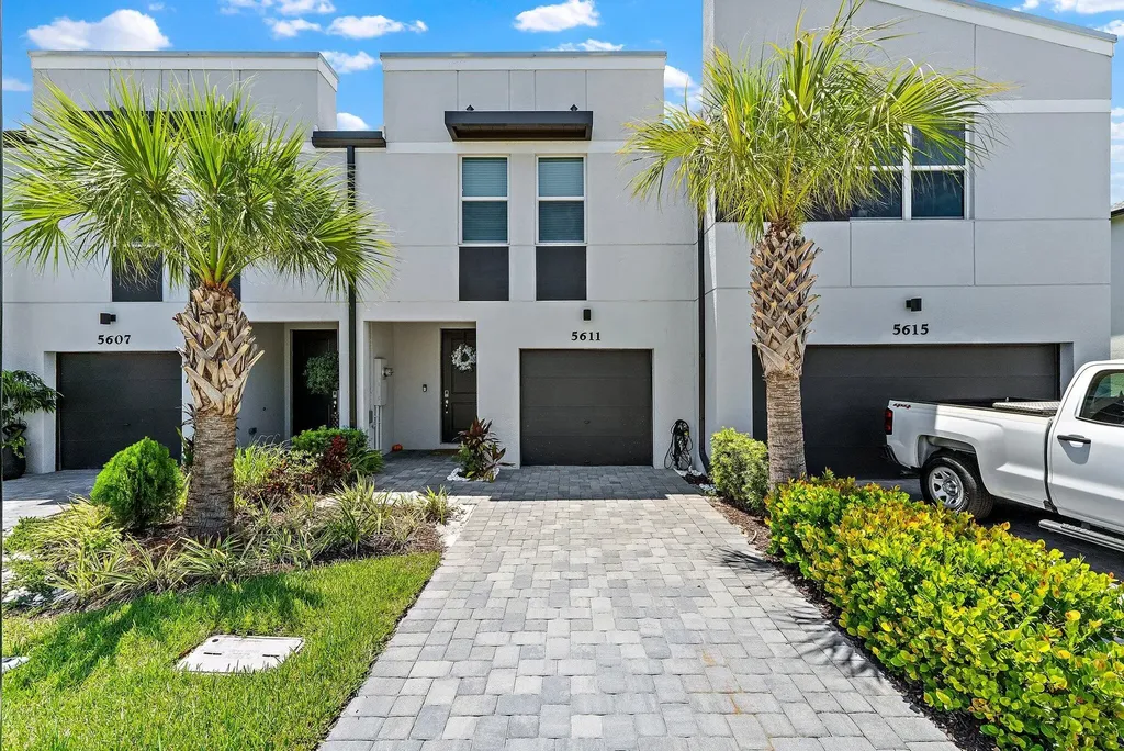 5611 Enclave Drive Mangonia Park FL 33407