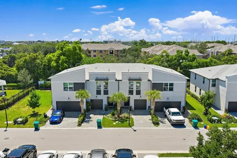 5611 Enclave Drive Mangonia Park FL 33407