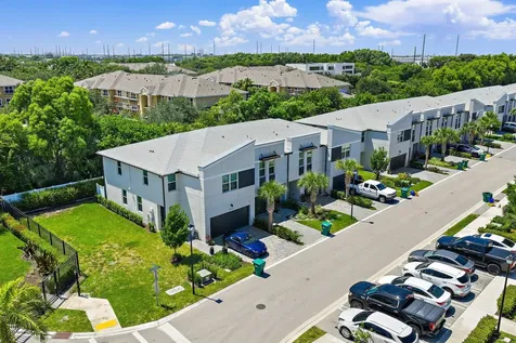 5611 Enclave Drive Mangonia Park FL 33407