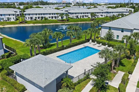 5611 Enclave Drive Mangonia Park FL 33407
