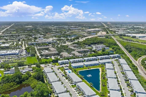 5611 Enclave Drive Mangonia Park FL 33407