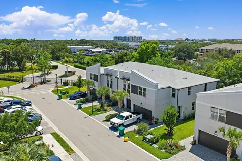 5611 Enclave Drive Mangonia Park FL 33407